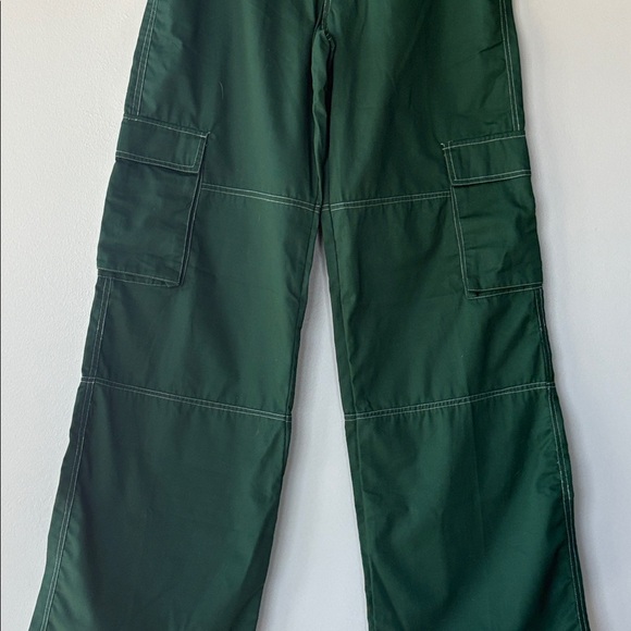 Saul Wide Leg Cargo Trouser In Bottle Green With White Stitching SOLD OUT ONLINE - Picture 6 of 9
